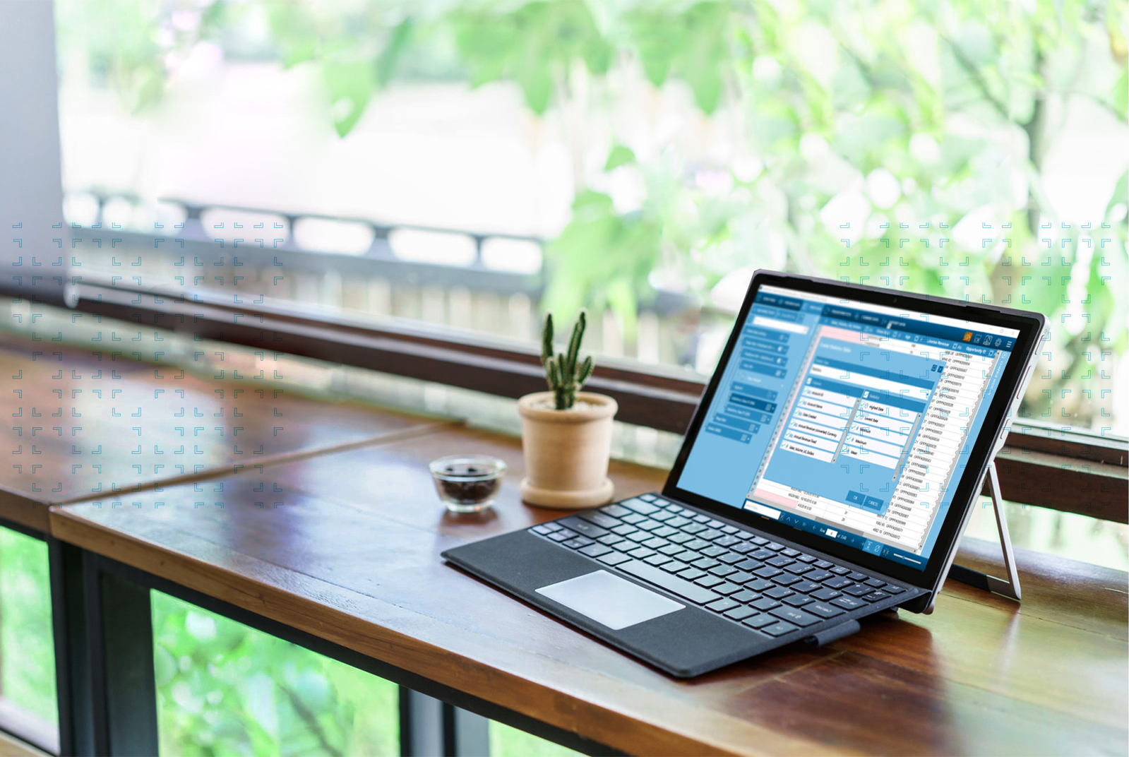 laptop-on-desk