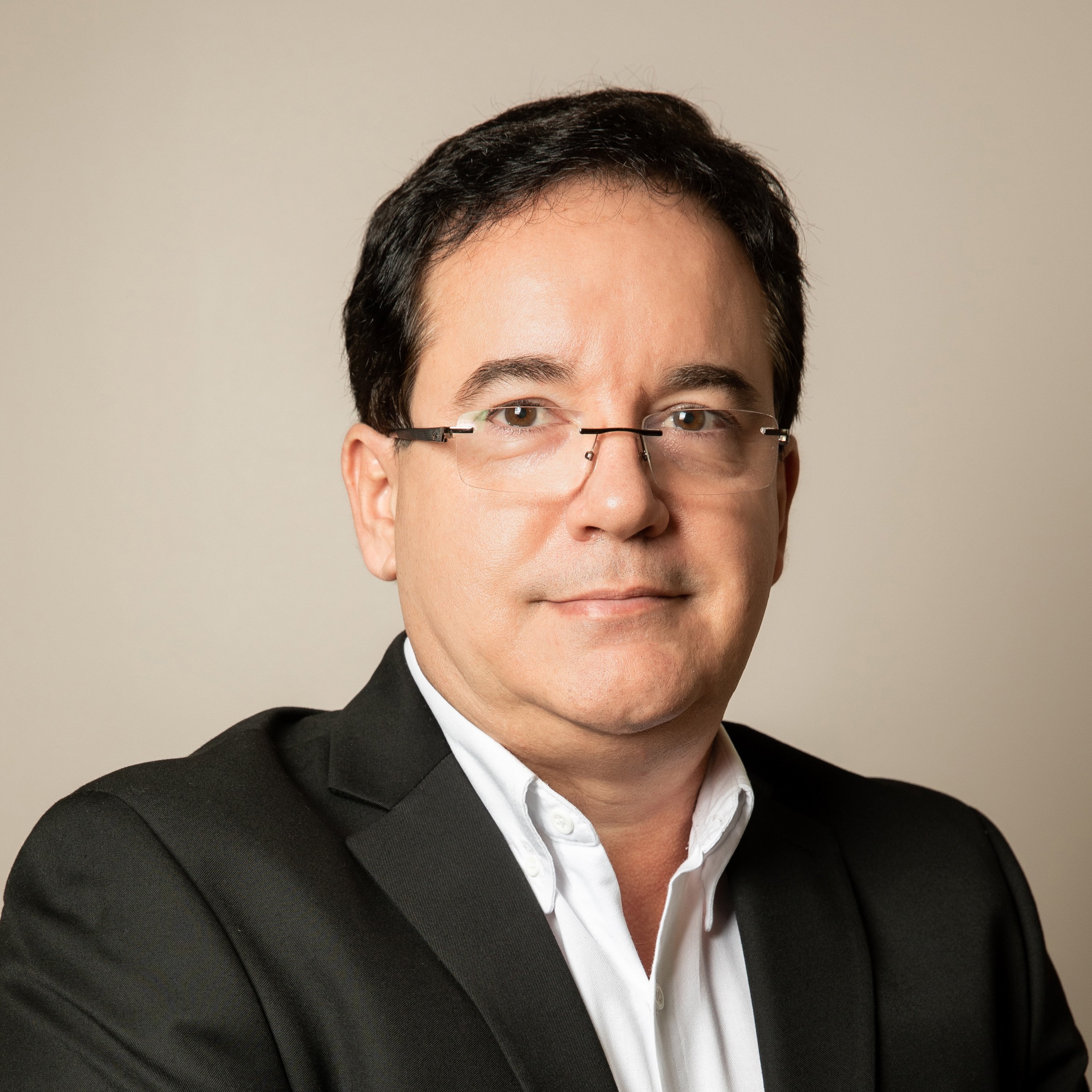 Carlos_Lopes_headshot